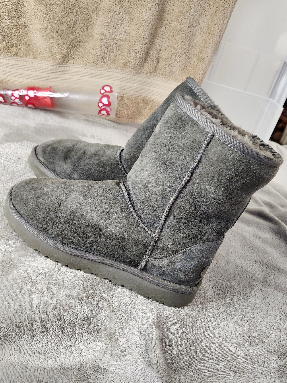 UGG Short Classic Suede Shearling Boots in Gray Women Size 8